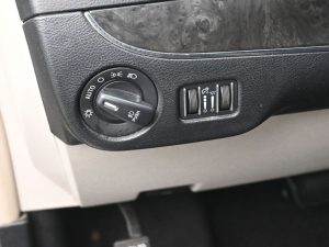 Used 2013 Chrysler Town & Country Touring — thumbnail 26